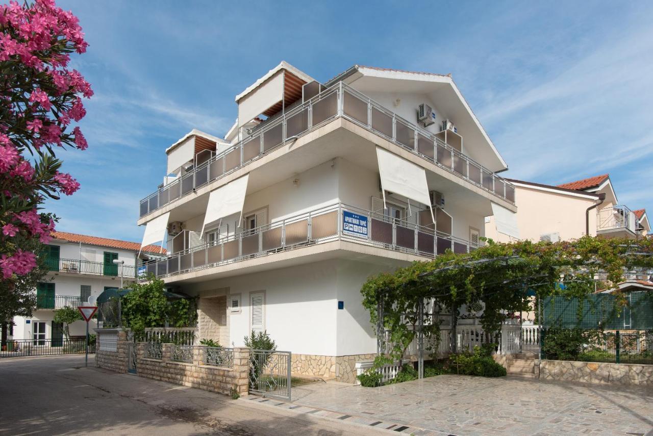 Topic Apartments Vodice Buitenkant foto