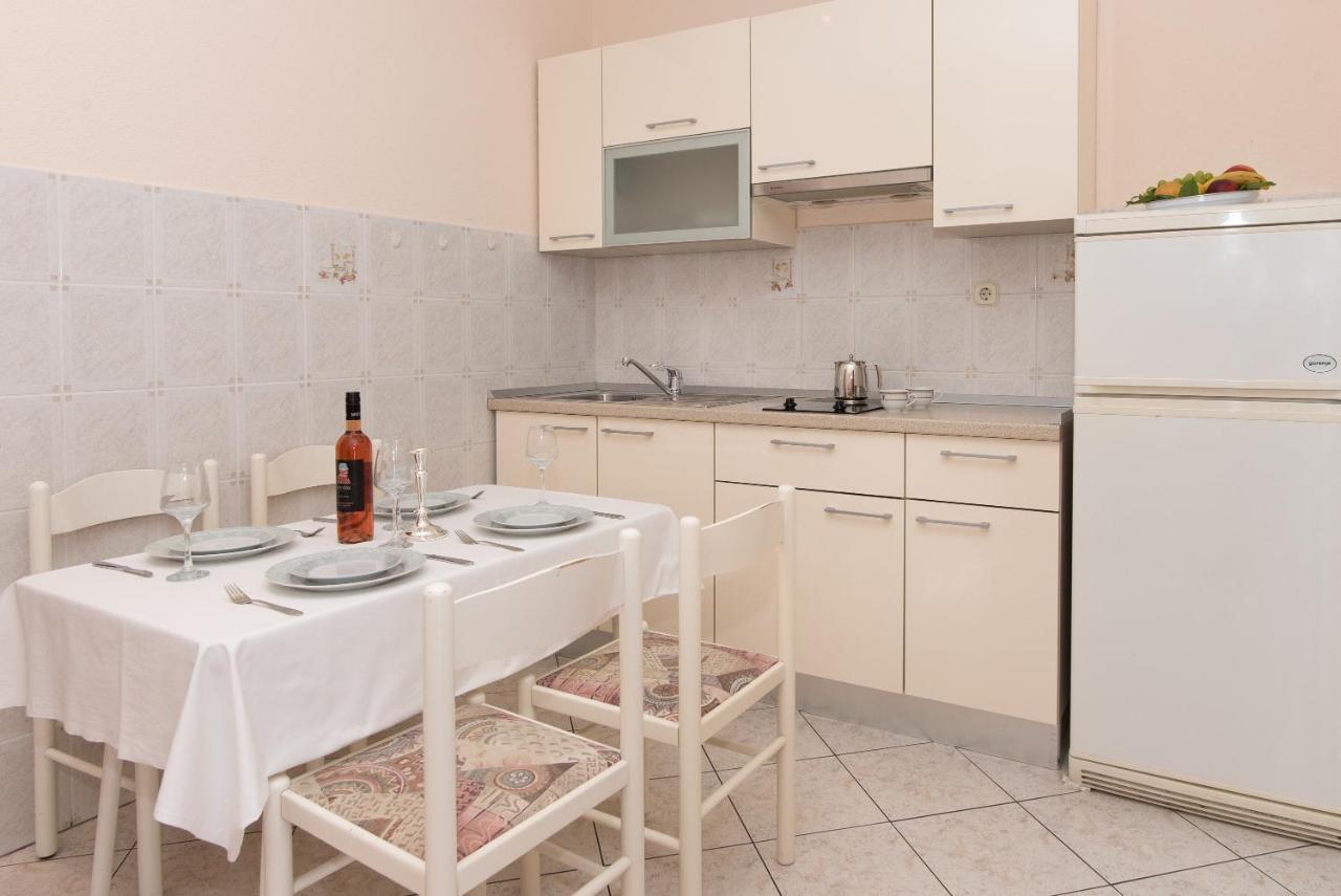 Topic Apartments Vodice Buitenkant foto