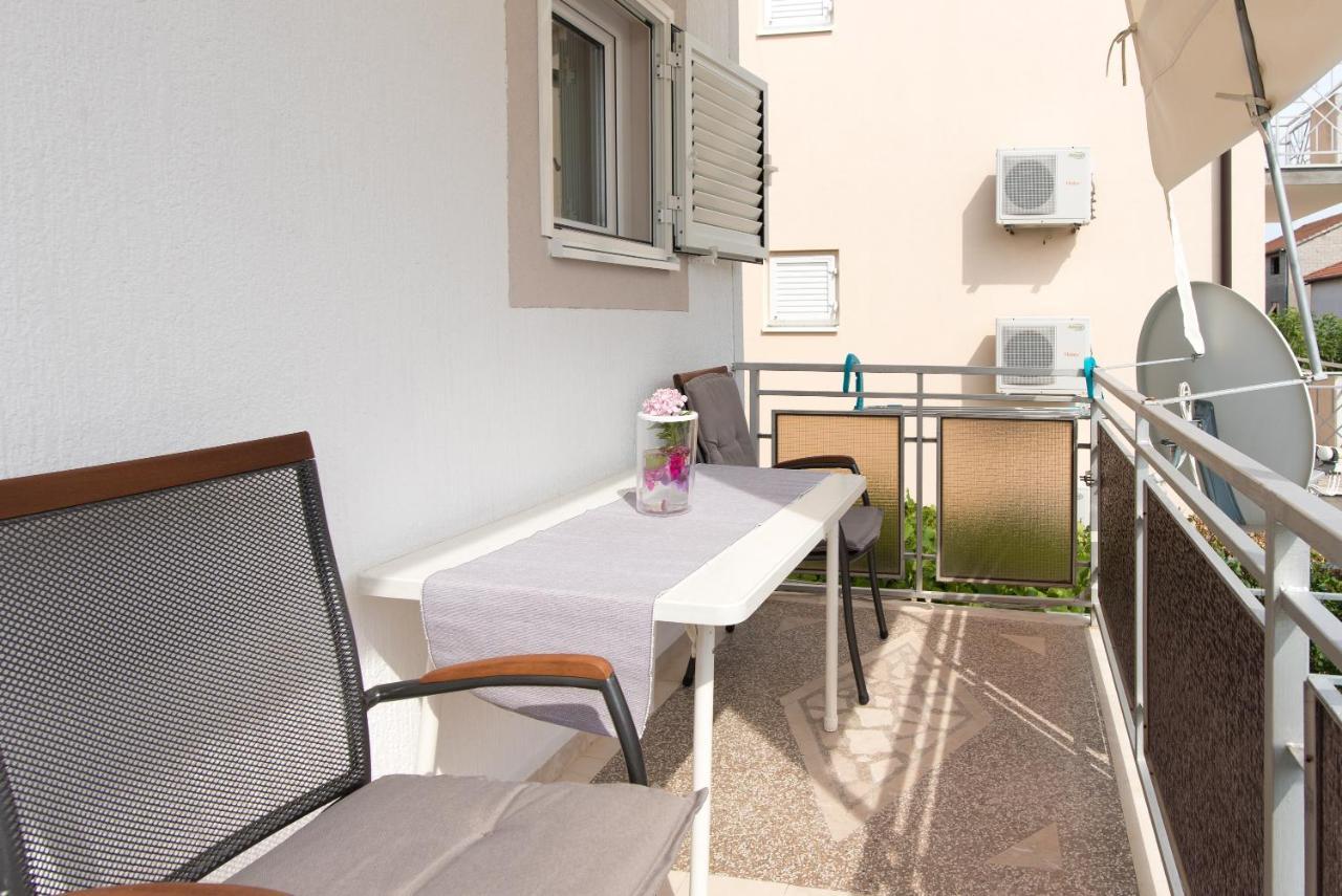 Topic Apartments Vodice Buitenkant foto