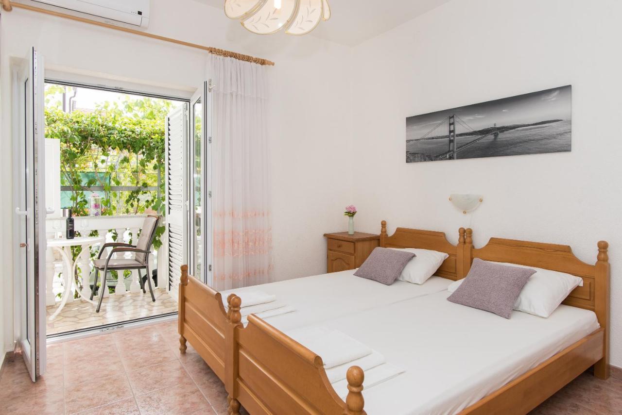 Topic Apartments Vodice Buitenkant foto